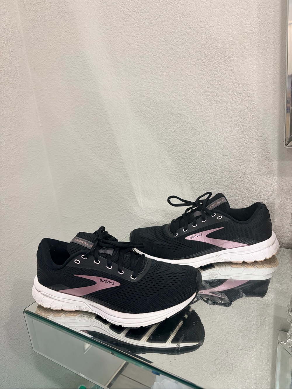Brooks Black and Pink Women's Athletic Running Shoes